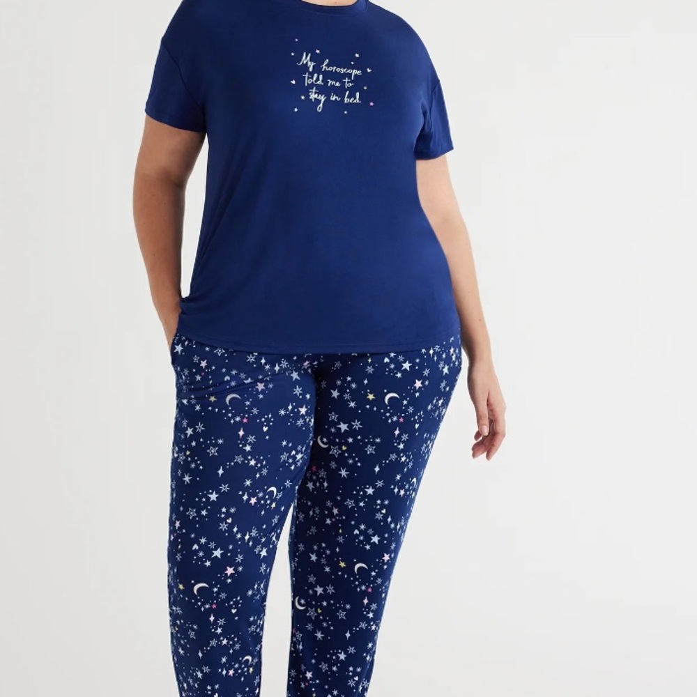 🎅🏼 🎄 BNWT Horoscope Jammie Set stretchy and soft